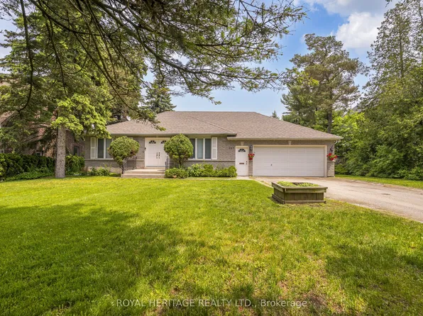 527 Rougemount Dr, Pickering, ON L1W 2C1
