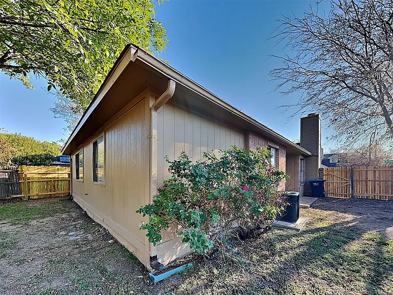 6701 Windwillow Dr — Photo 17