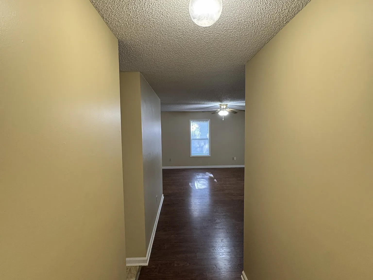 3 bed, 1170 sqft, $1,400 — Photo 3