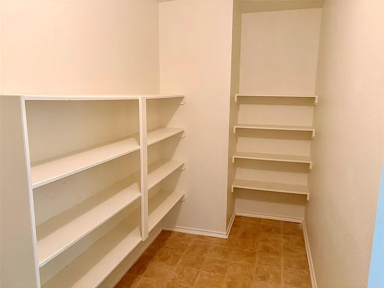7806 Maverick Trace Ln — Photo 7