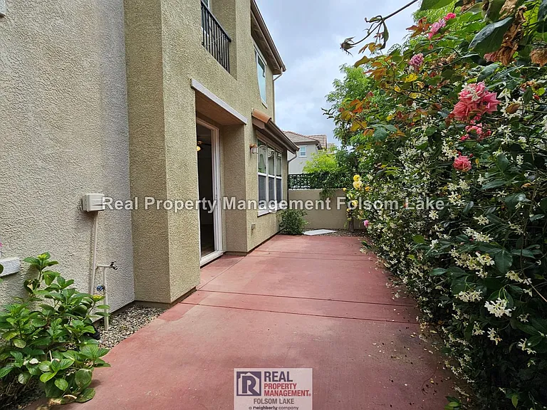 105 Cezanne Ln — Photo 24