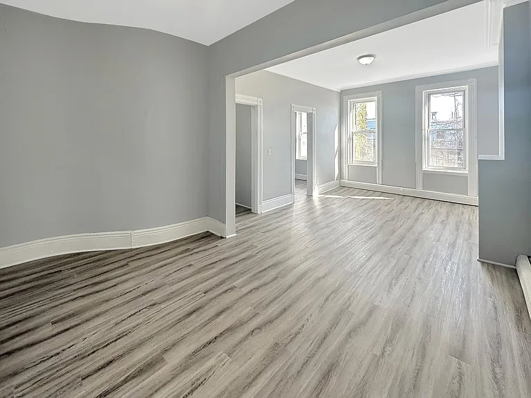 424 32nd St #3 — Photo 3