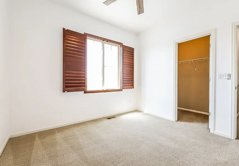 3947 Donnington Cir — Photo 10
