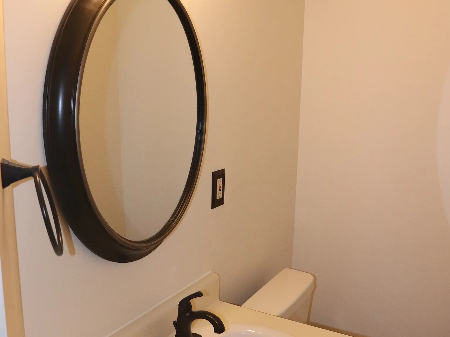 2 bed, 1124 sqft, $1,300 — Photo 4