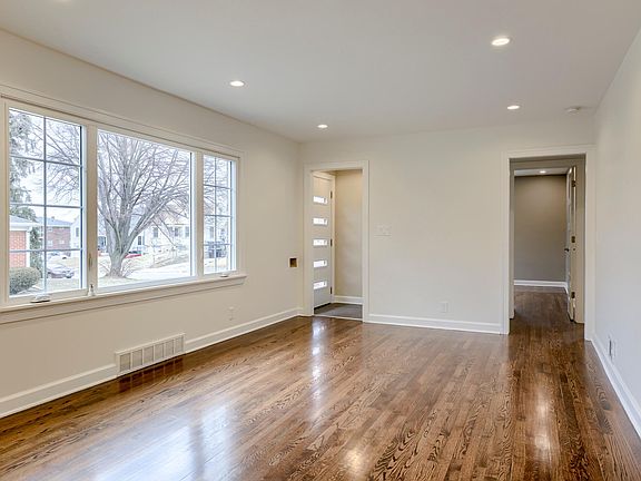 4th image of 1106 N 49th Ave