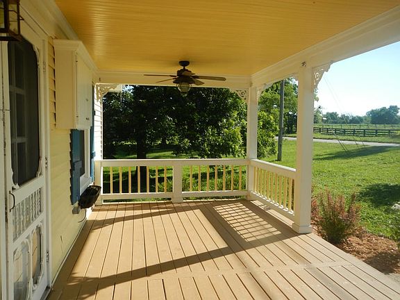 huge front porch w/ ceiling fans