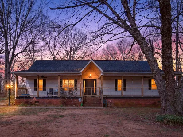 333 Windsong Dr, La Fayette, GA 30728