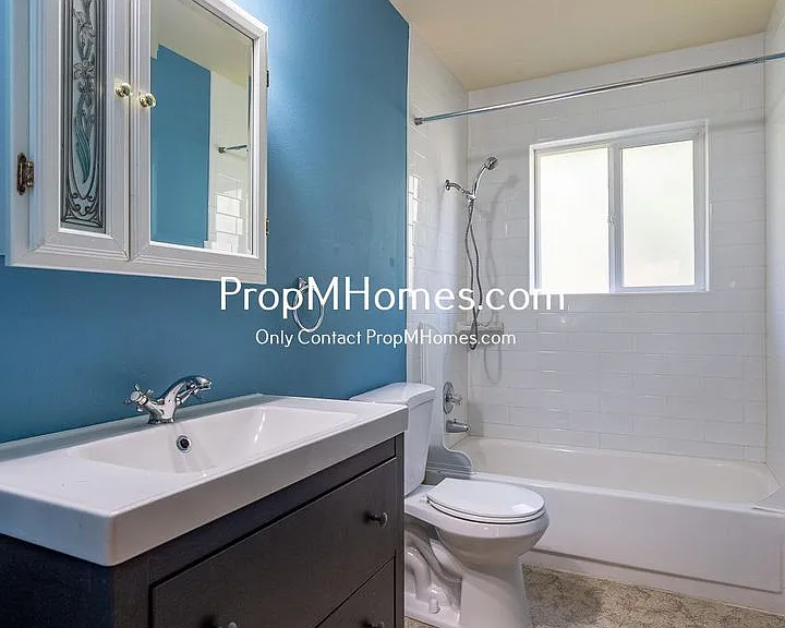 313 East St — Photo 11