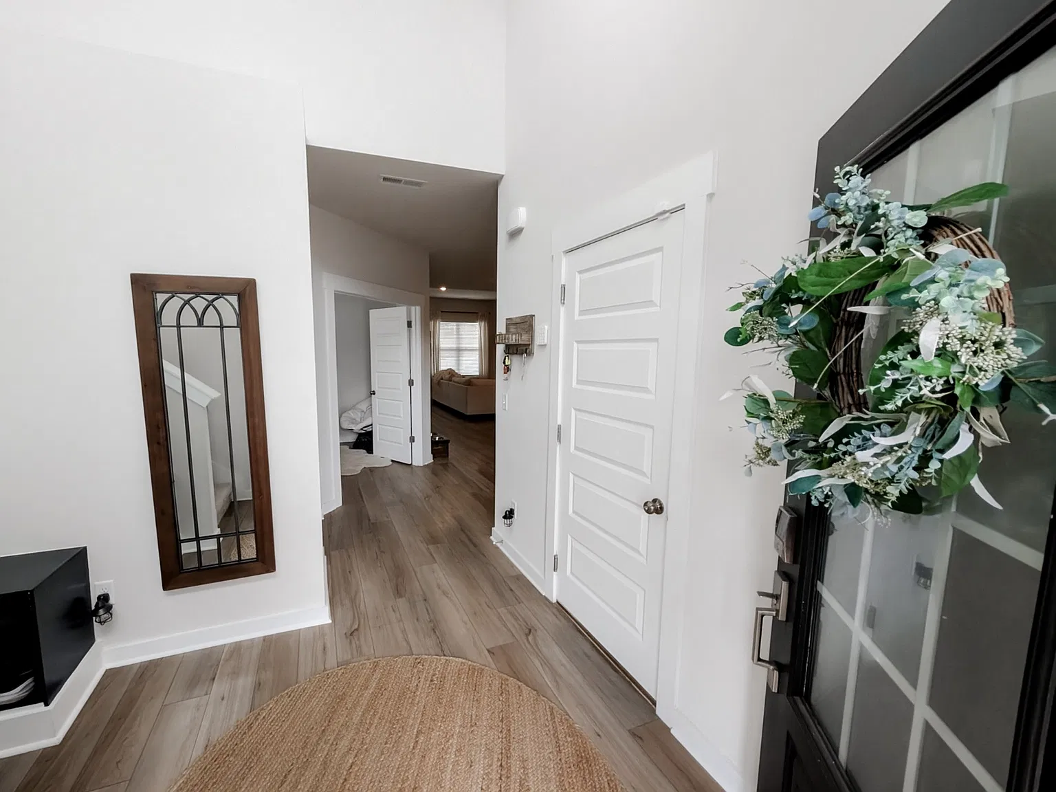 4 bed, 2628 sqft, $3,850 — Photo 4