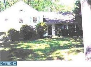 442 Hilltop Rd, Paoli, PA 19301