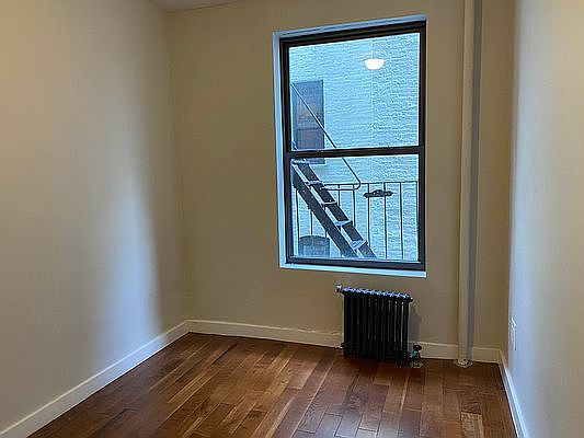 4th image of 1571 Lexington Ave APT 11