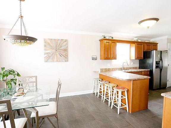 5th image of 715 Candlewood Ct