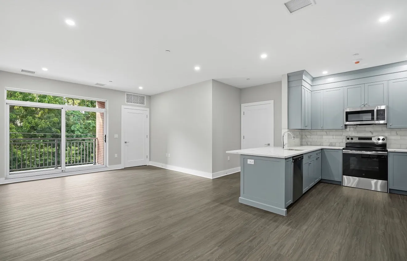 3 bed, 2700 sqft, $3,600 — Photo 1