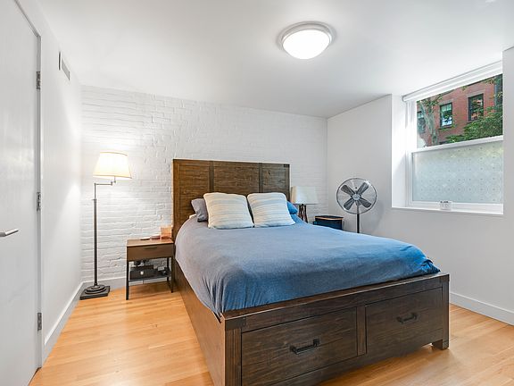 5th image of 13 Douglass St #1