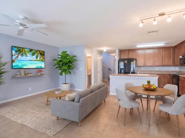 5064 NW Coventry Circle, Port St Lucie, FL 34986