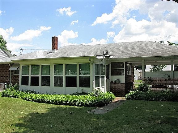 3rd image of 712 S Valley Ave