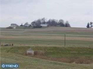 42 Pine Grove Ln, Elverson, PA 19520