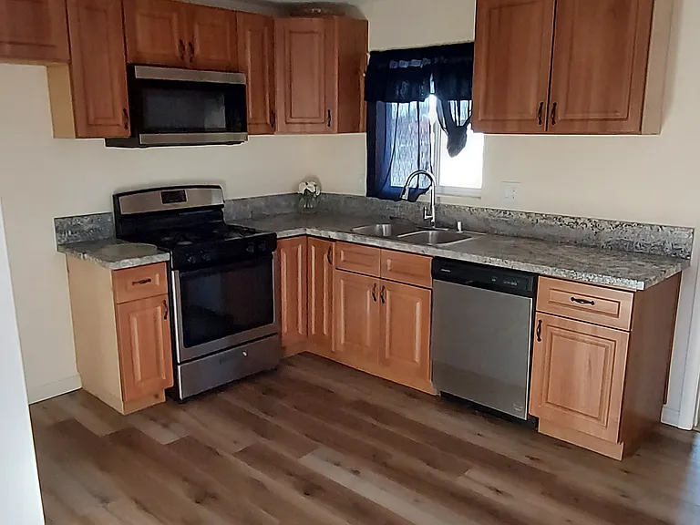84065 Manila Ave — Photo 2