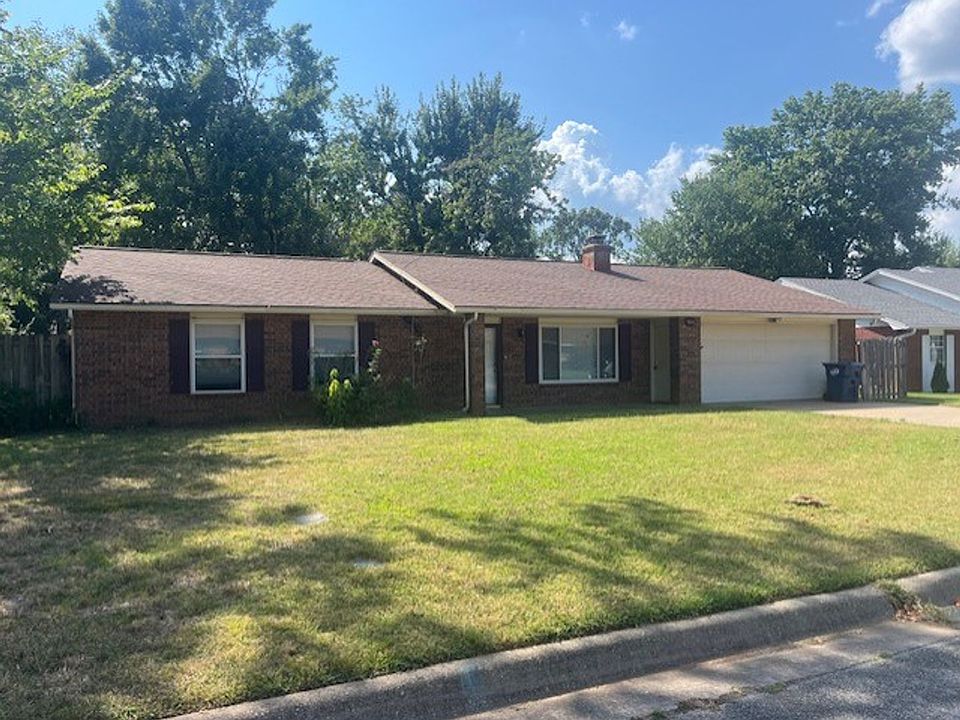 1st image of 904 N Oriole Ave