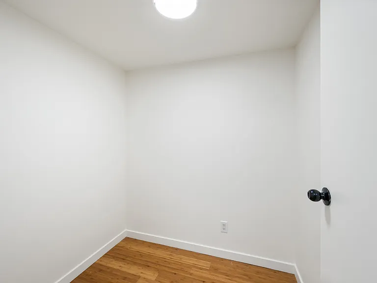 822 Seymour St — Photo 12