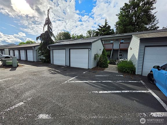 3rd image of 4000 NE 109th Avenue #175