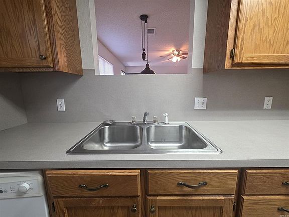 5th image of 1607 W Center St #7