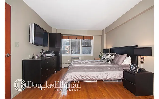 Sold by Douglas Elliman | media 12