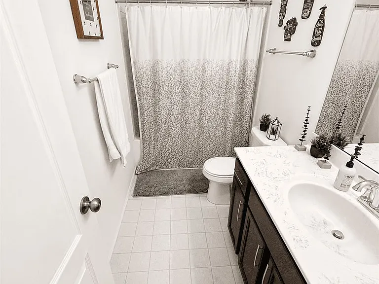 1100 Sarah Freeman Dr — Photo 16