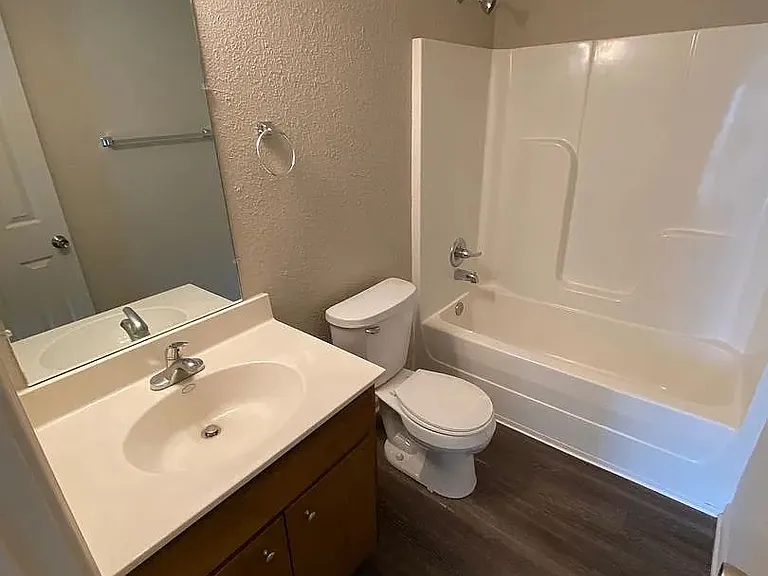 415 Grover St #11 — Photo 9