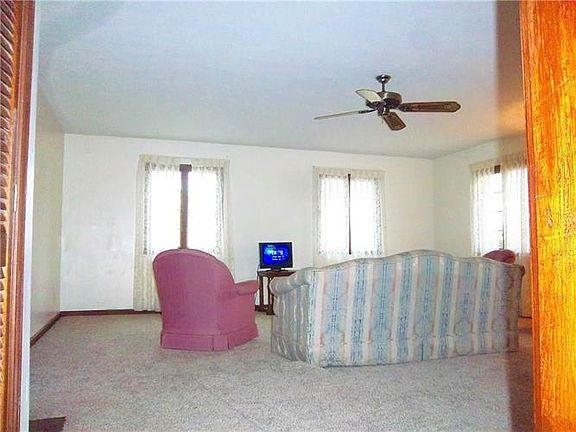 5th image of 4605 Anita Dr