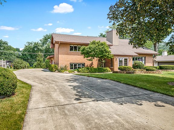 2nd image of 132 Blackhawk Dr