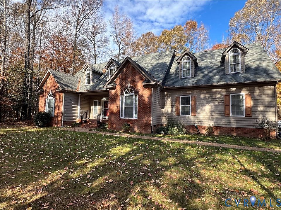 2nd image of 354 Laurel Dr