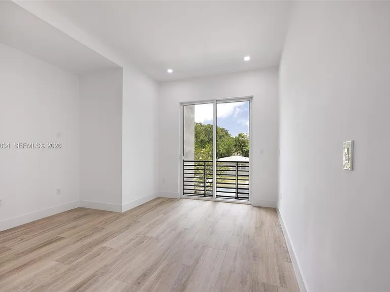 3164 Plaza St — Photo 17