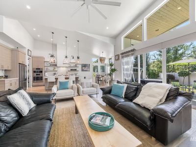 543 W Carnelian Ln, Eagle, ID, 83616