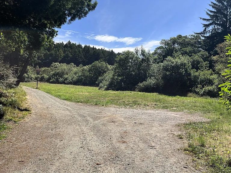 488 Sea Ave — Photo 5