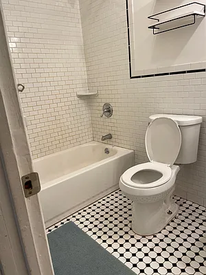 Rented by Manhattan Flats | media 5