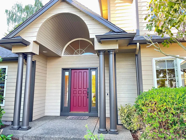 2835 Eastlake Dr SE — Photo 2