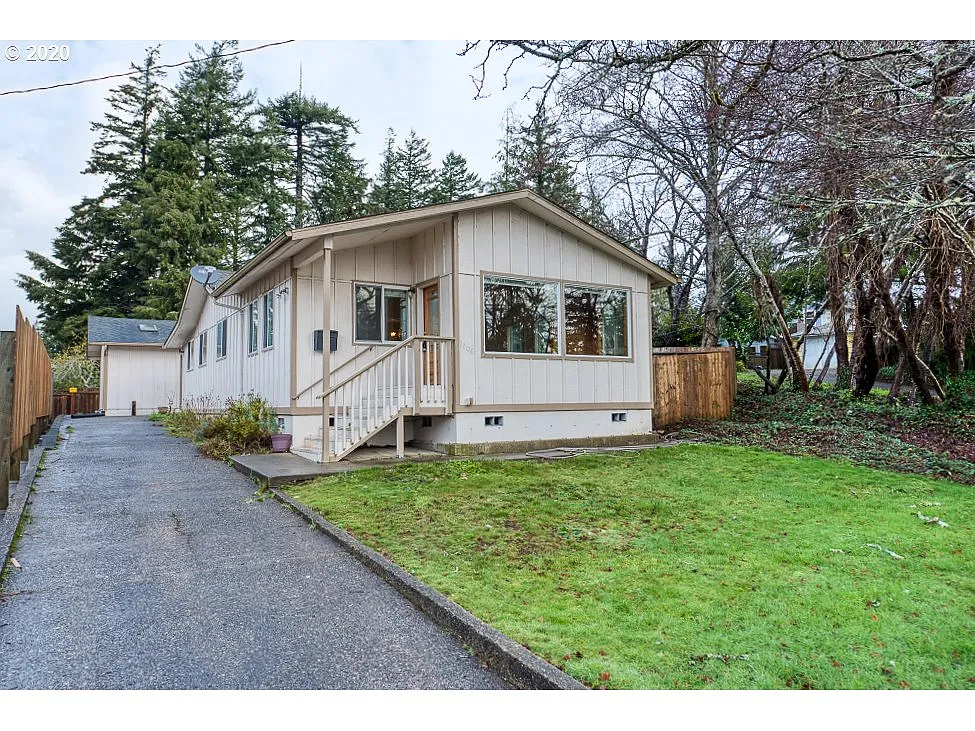 1106 Hemlock Ave photo 1