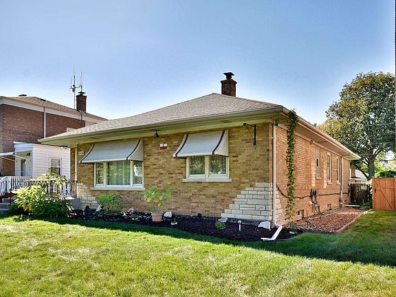 3rd image of 8234 N Oleander Ave