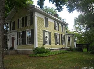 42 W Main St, Le Roy, NY 14482