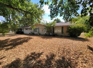 1133 W Boone St, Salem, IL 62881