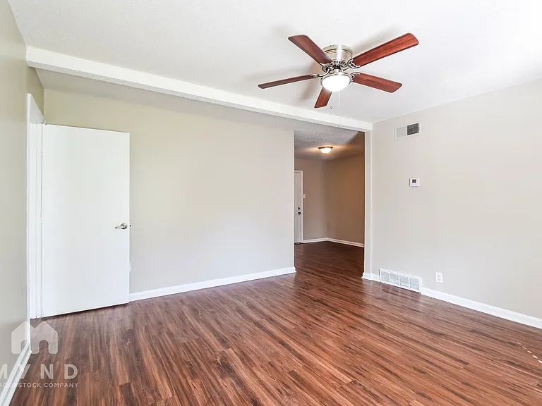 2695 Shady Grove Dr — Photo 9