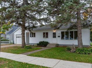 745 N 4th Ave, Sturgeon Bay, WI 54235