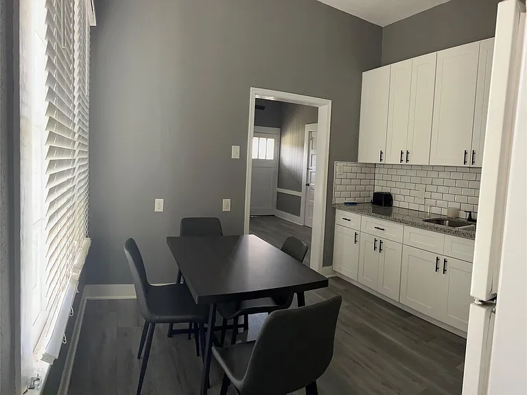 1233 Morris St — Photo 9