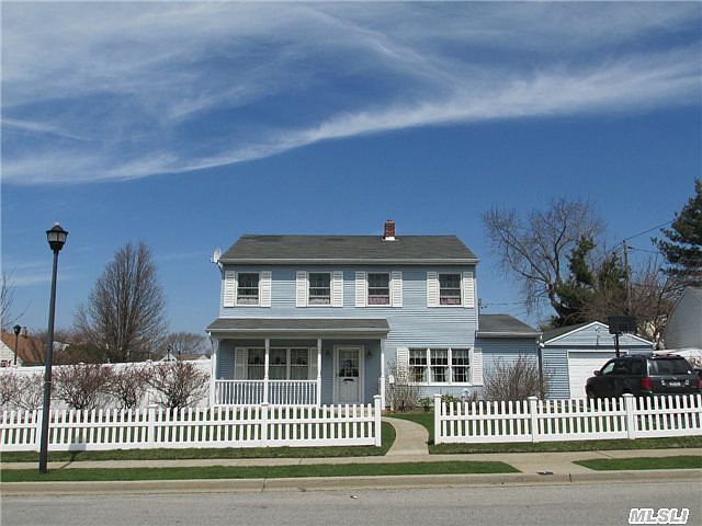 1st image of 1 Grey Ln