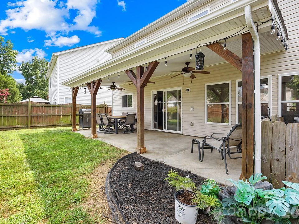 2nd image of 320 Lameshur Ln