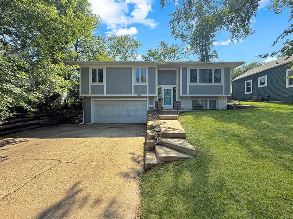 326 9th Ave SE, Minot, ND 58701