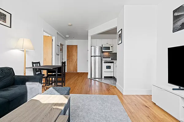 Rented by REAL New York | media 2