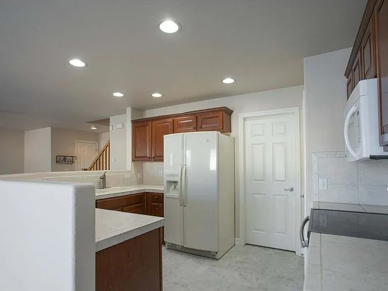 4026 Berwick Ln — Photo 6