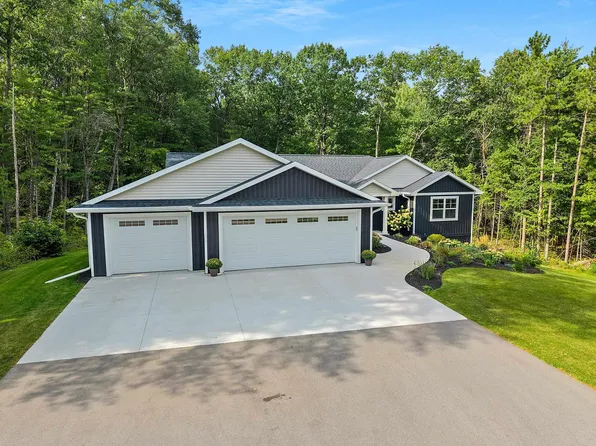 5880 Wintergreen Rd, Oconto, WI 54153